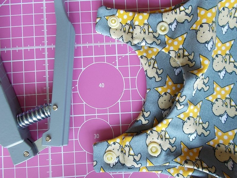 Druckknöpfe befestigen