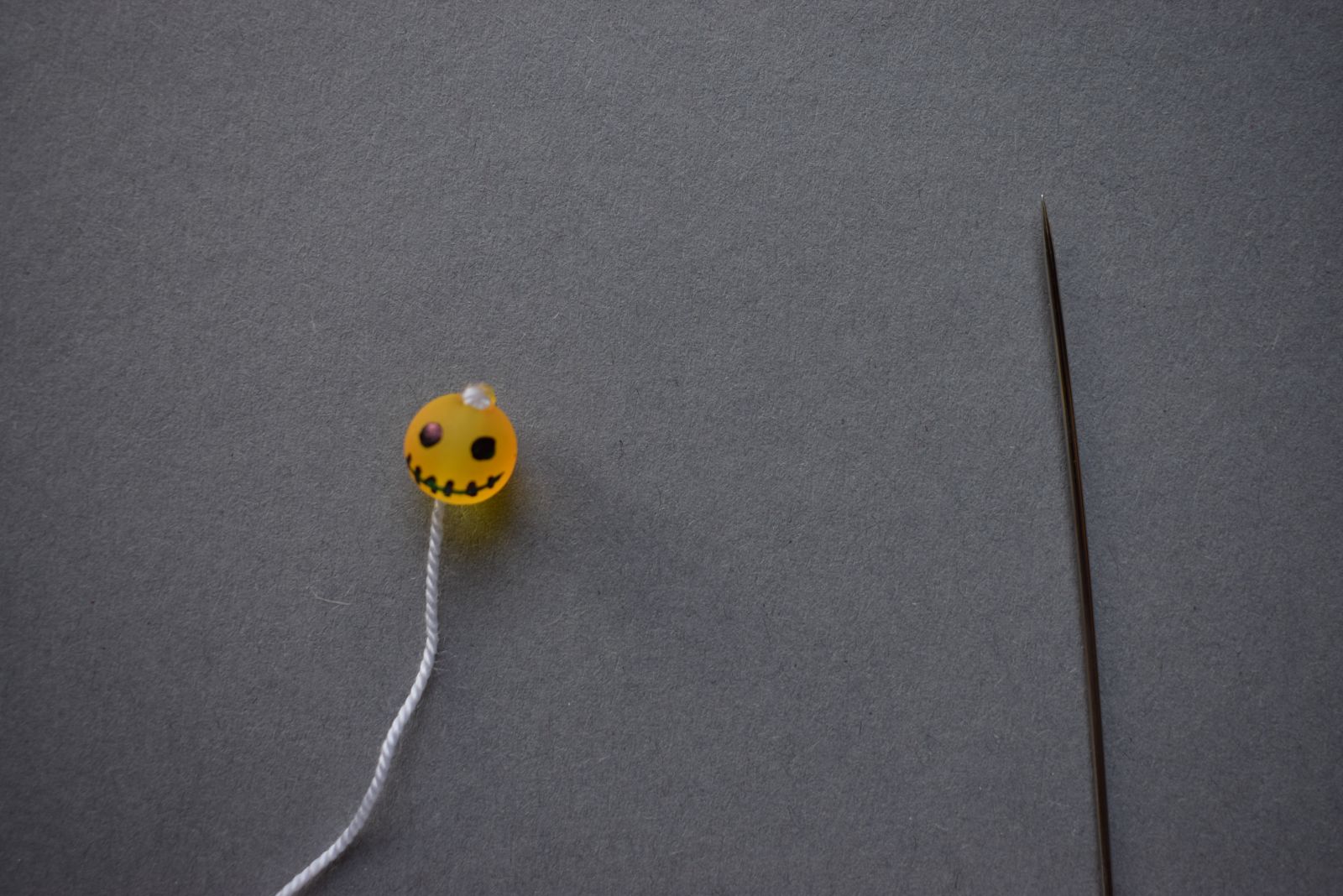 Blog-Inhaltsbild für 'Gratis Häkelanleitung Ohrklemme für Halloween: „Das Hundegespenst“'