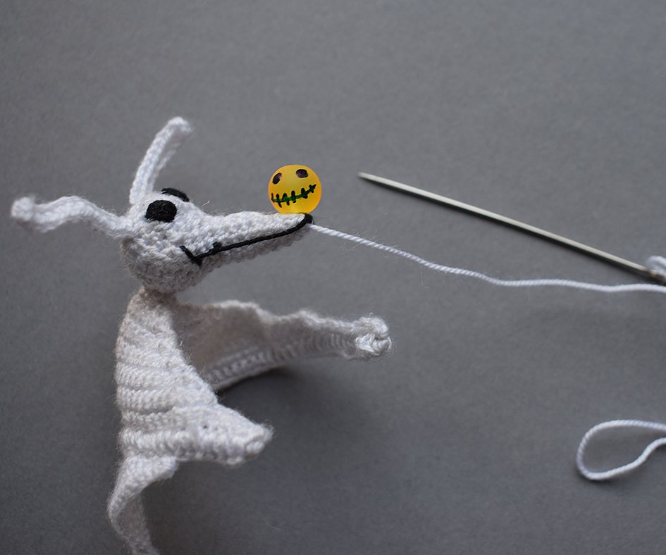 Blog-Inhaltsbild für 'Gratis Häkelanleitung Ohrklemme für Halloween: „Das Hundegespenst“'