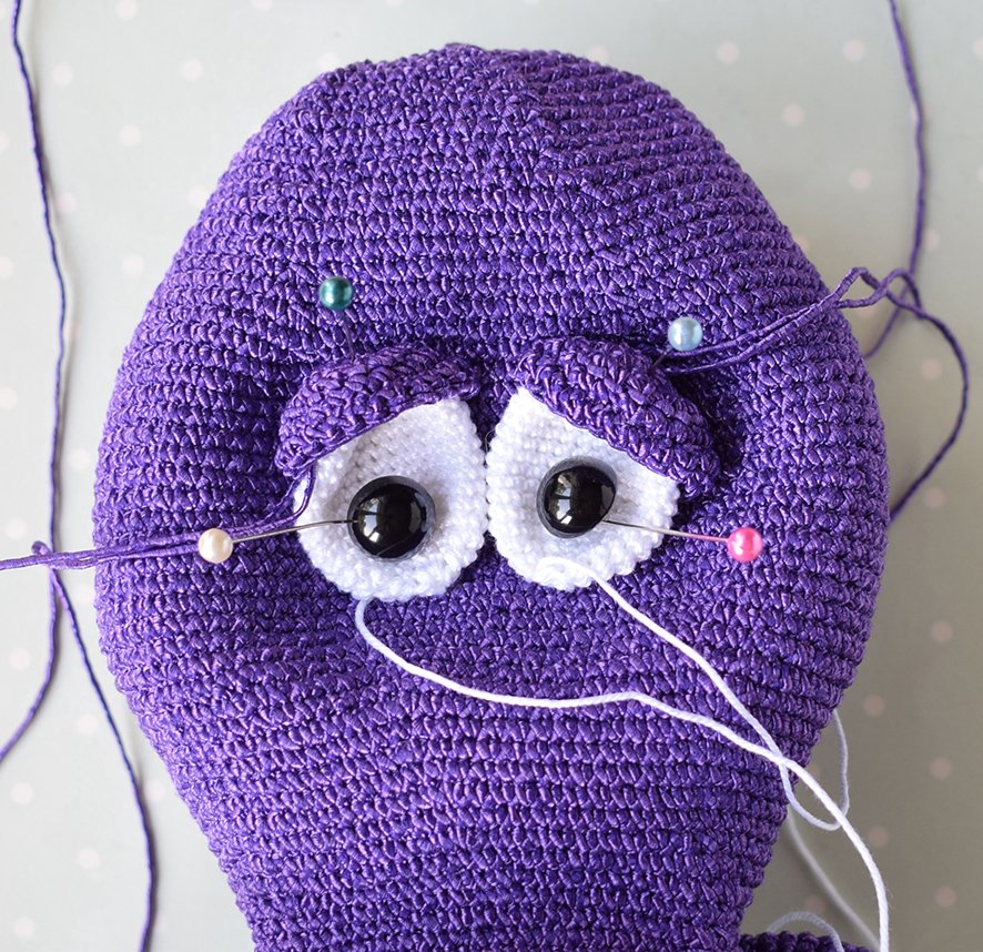 Blog content image for 'Phone stand «Octopus pirate»'