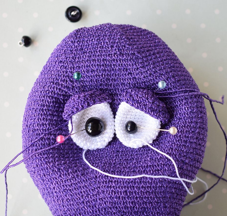 Blog content image for 'Phone stand «Octopus pirate»'