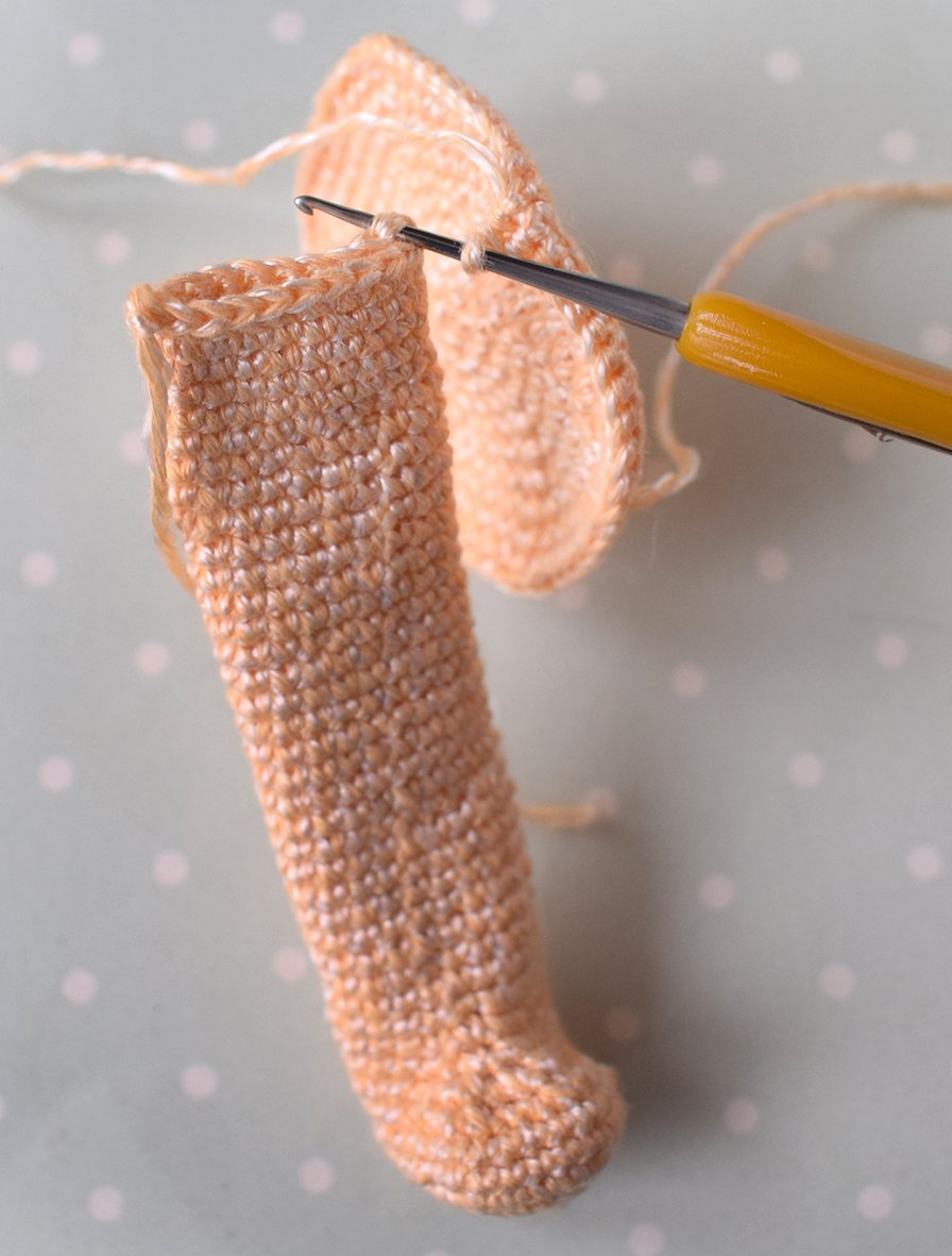 Blog-Inhaltsbild für 'Übertopf «was hast du in deinem Kopf?». 2 in 1: Häkeln oder Stricken'