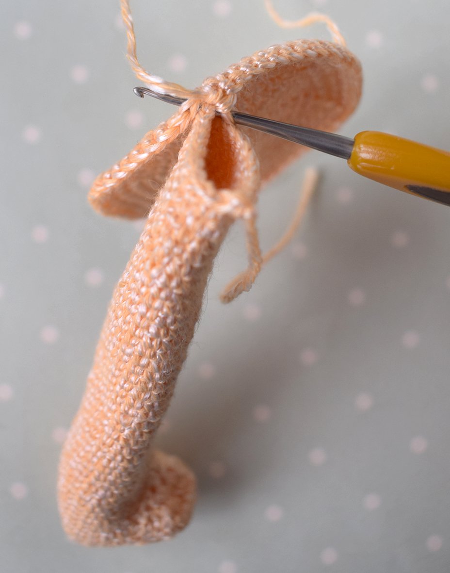 Blog-Inhaltsbild für 'Übertopf «was hast du in deinem Kopf?». 2 in 1: Häkeln oder Stricken'