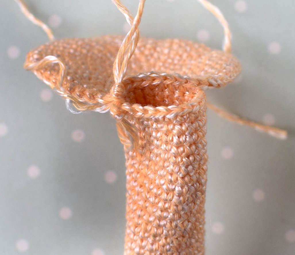 Blog-Inhaltsbild für 'Übertopf «was hast du in deinem Kopf?». 2 in 1: Häkeln oder Stricken'