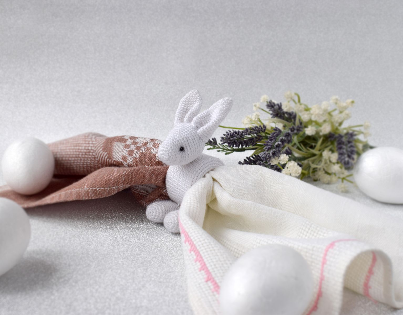 Blog content image for 'Кольцо для салфеток «Пасхальный кролик»'