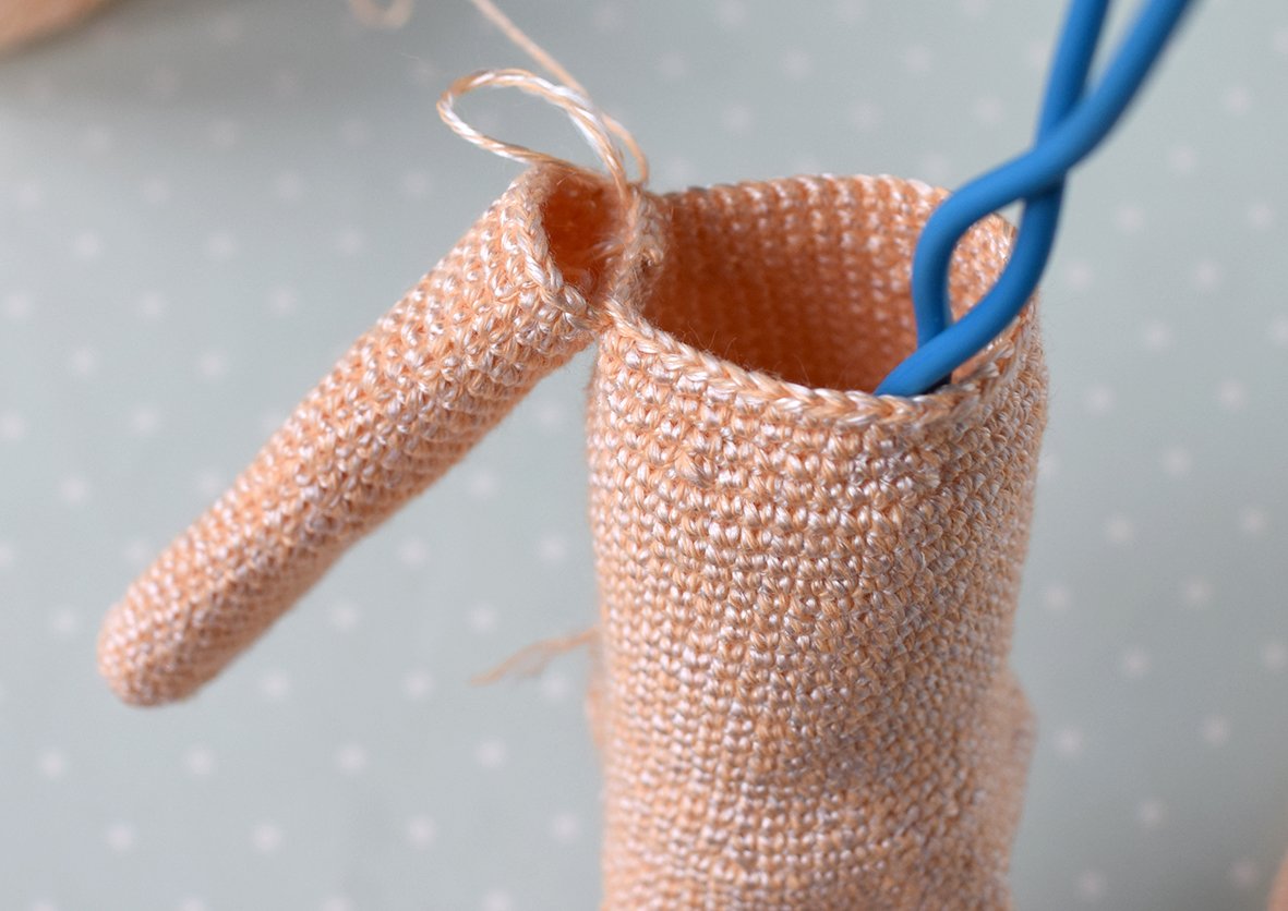 Blog-Inhaltsbild für 'Übertopf «was hast du in deinem Kopf?». 2 in 1: Häkeln oder Stricken'