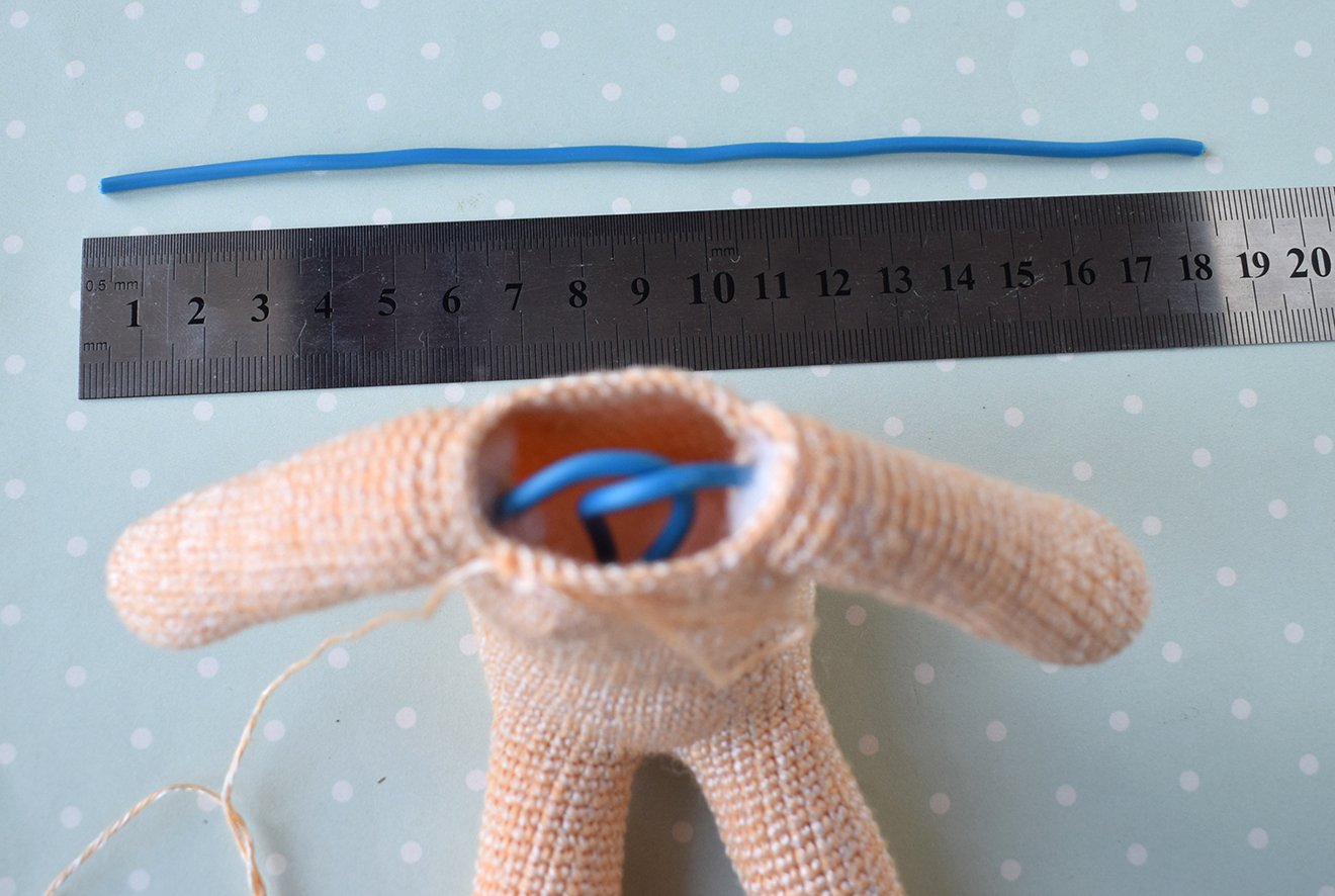 Blog-Inhaltsbild für 'Übertopf «was hast du in deinem Kopf?». 2 in 1: Häkeln oder Stricken'