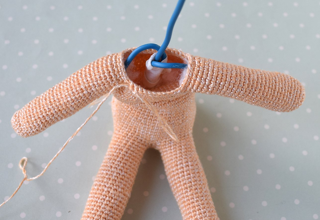 Blog-Inhaltsbild für 'Übertopf «was hast du in deinem Kopf?». 2 in 1: Häkeln oder Stricken'