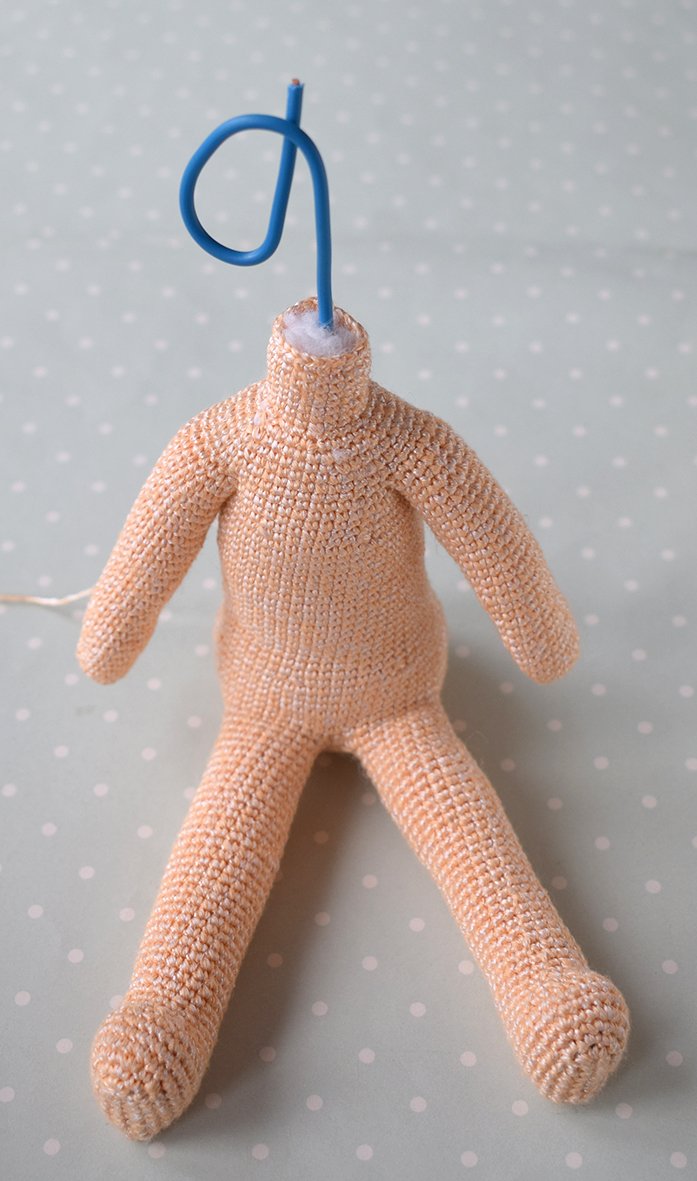 Blog-Inhaltsbild für 'Übertopf «was hast du in deinem Kopf?». 2 in 1: Häkeln oder Stricken'