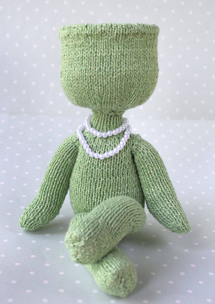 Blog-Inhaltsbild für 'Übertopf «was hast du in deinem Kopf?». 2 in 1: Häkeln oder Stricken'