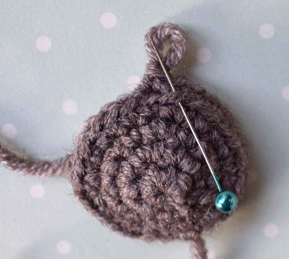 Blog content image for 'Cachepot « Dog ». 2 in 1: Crochet or knit'