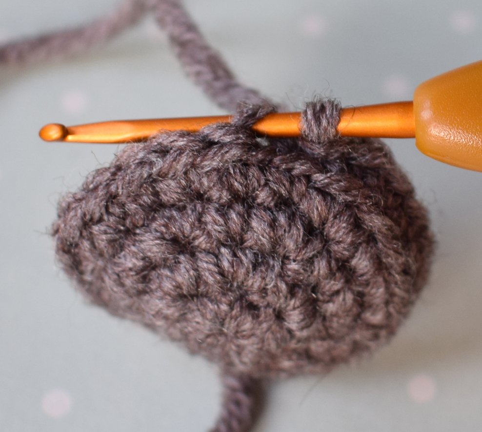 Blog content image for 'Cachepot « Dog ». 2 in 1: Crochet or knit'