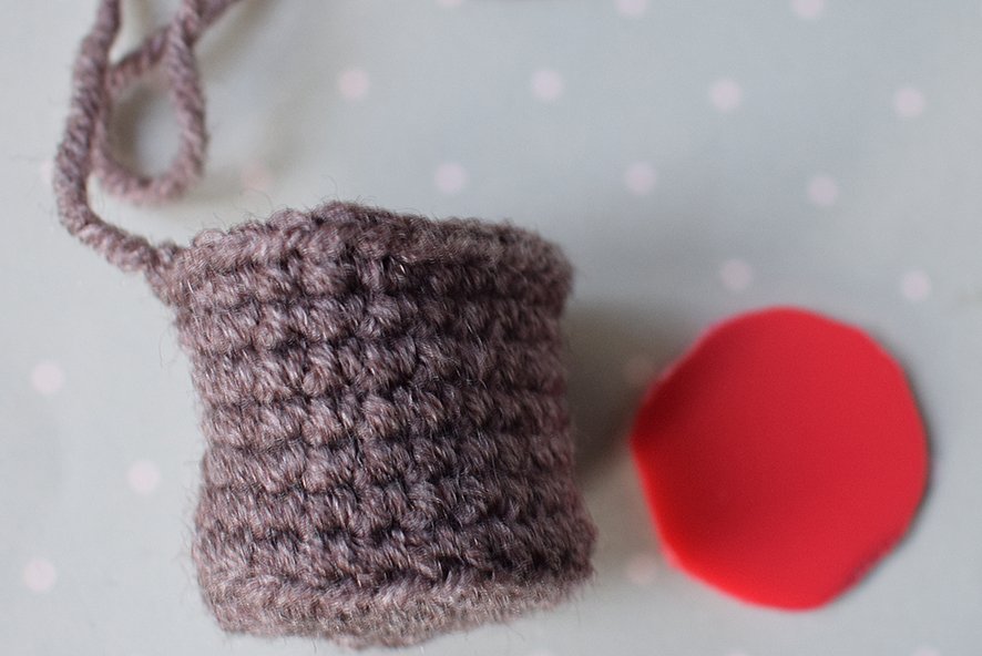 Blog content image for 'Cachepot « Dog ». 2 in 1: Crochet or knit'