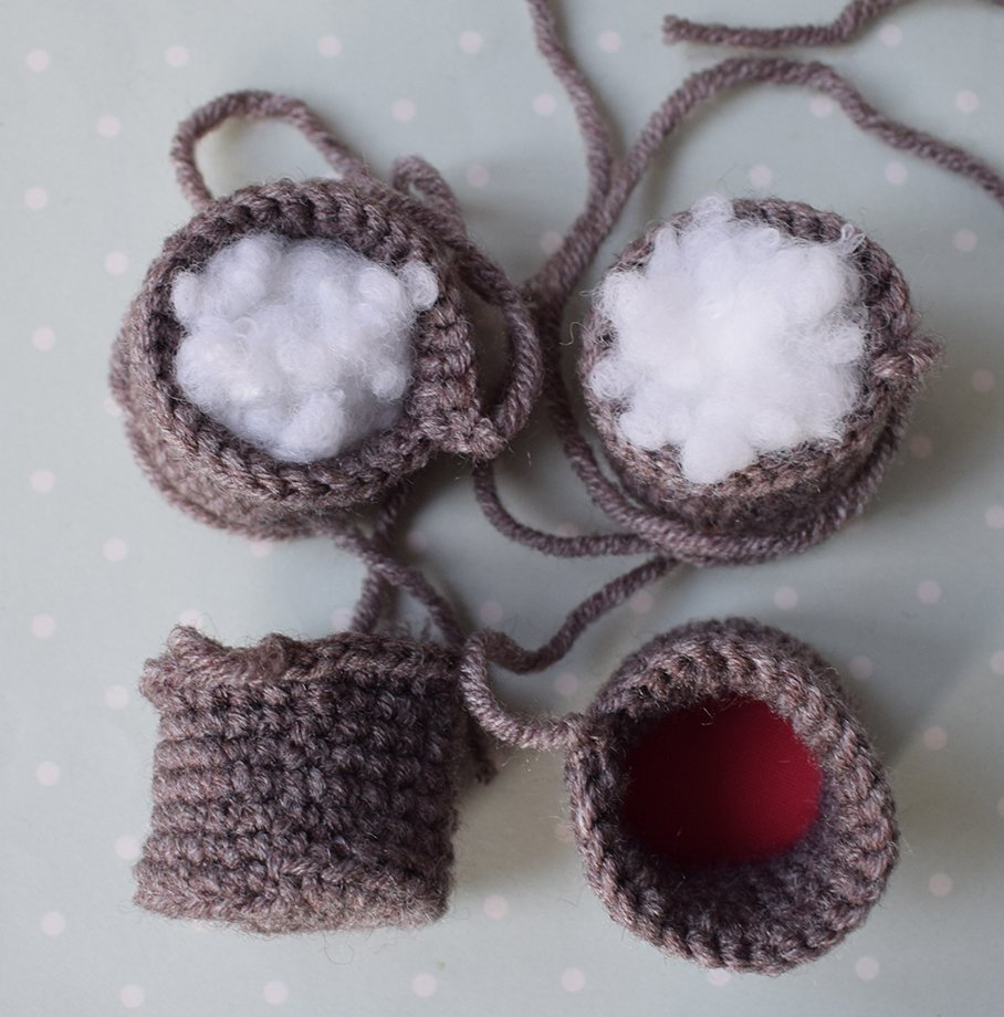 Blog content image for 'Cachepot « Dog ». 2 in 1: Crochet or knit'