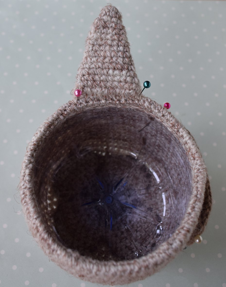 Blog content image for 'Cachepot « Dog ». 2 in 1: Crochet or knit'