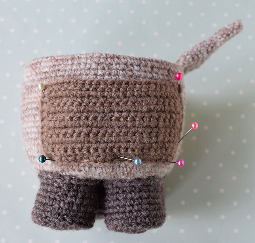 Blog content image for 'Cachepot « Dog ». 2 in 1: Crochet or knit'