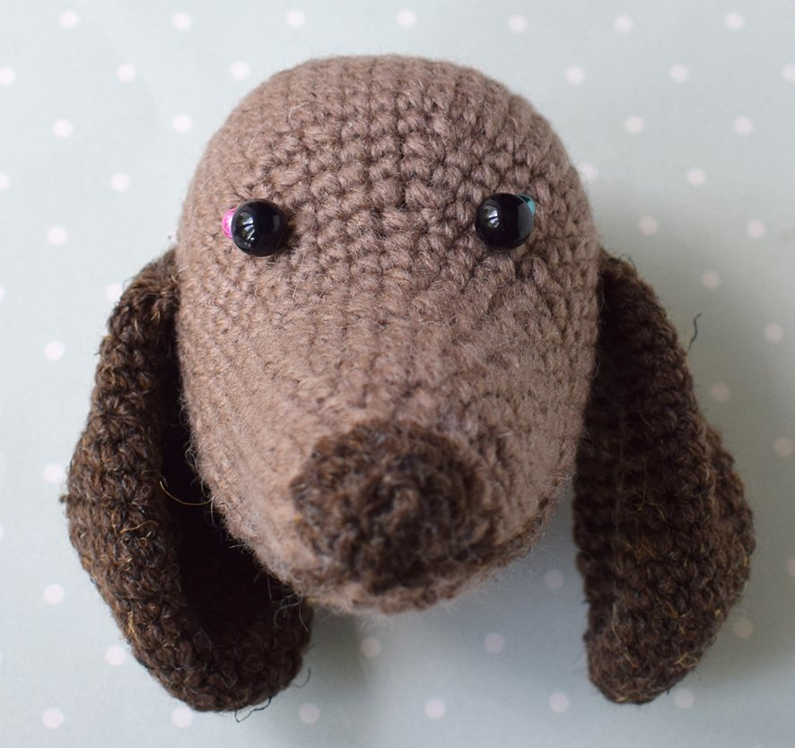 Blog-Inhaltsbild für 'Übertopf «Hund». 2 in 1: Häkeln oder Stricken'