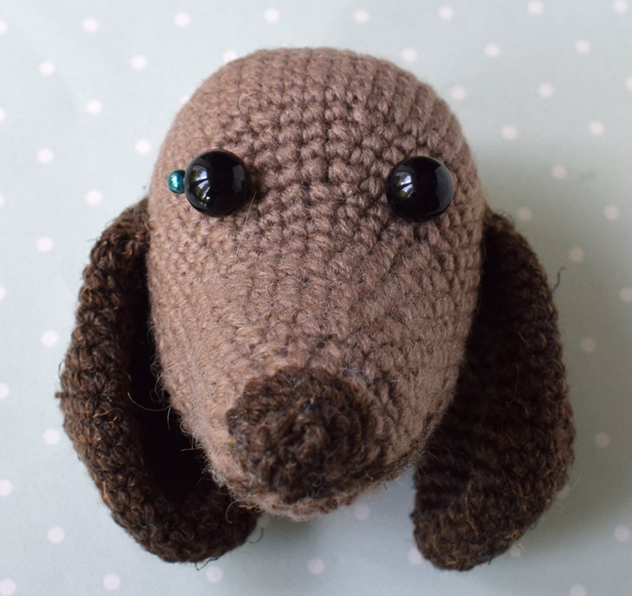 Blog-Inhaltsbild für 'Übertopf «Hund». 2 in 1: Häkeln oder Stricken'