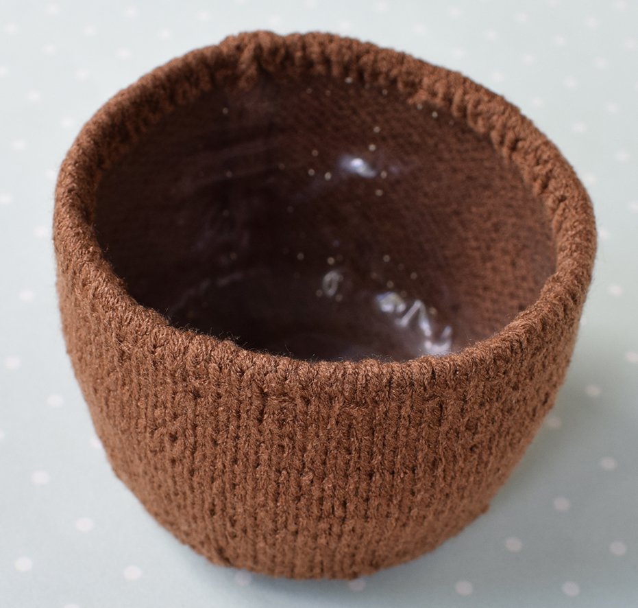 Blog content image for 'Cachepot « Dog ». 2 in 1: Crochet or knit'