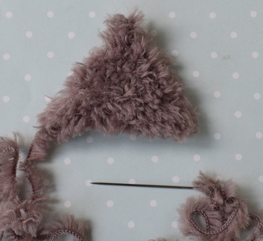 Blog content image for 'Cachepot « Dog ». 2 in 1: Crochet or knit'