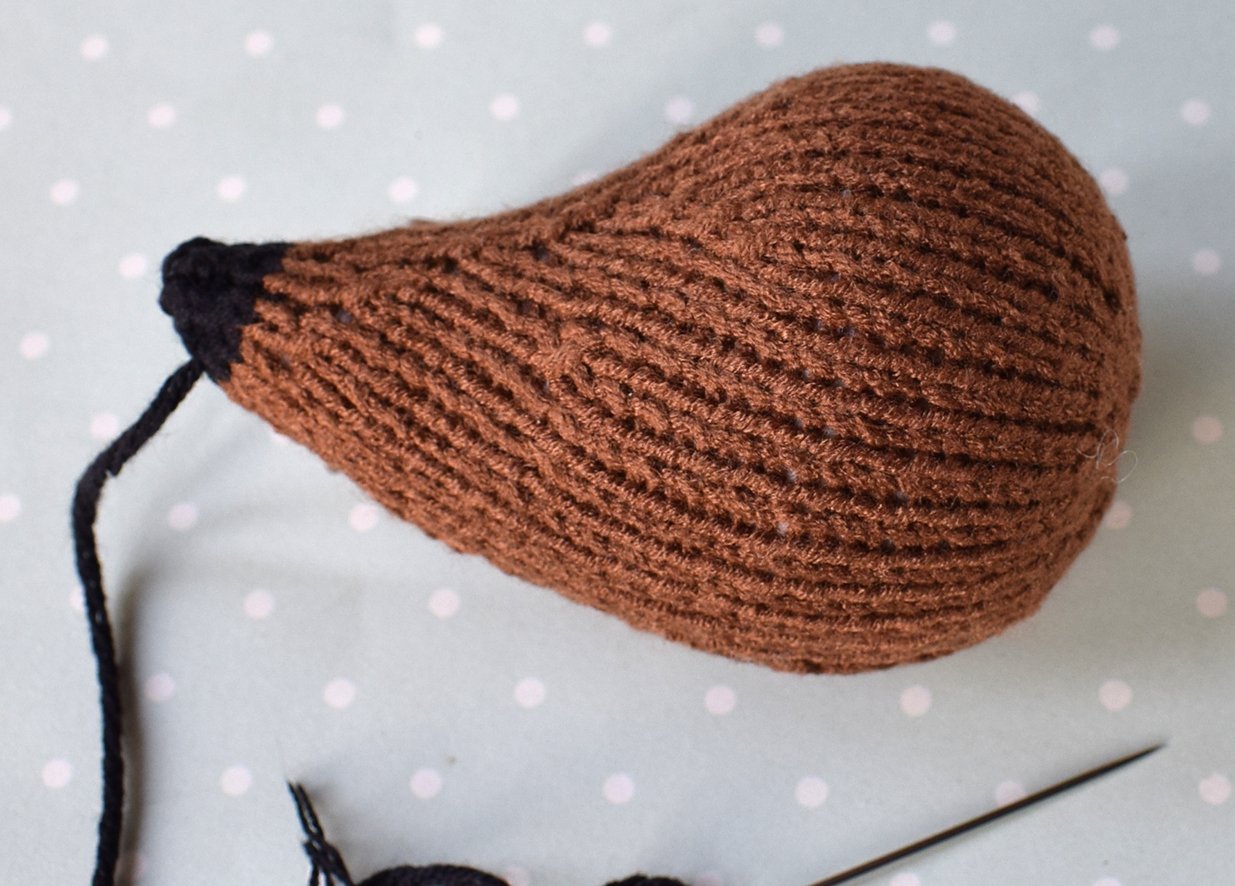 Blog content image for 'Cachepot « Dog ». 2 in 1: Crochet or knit'