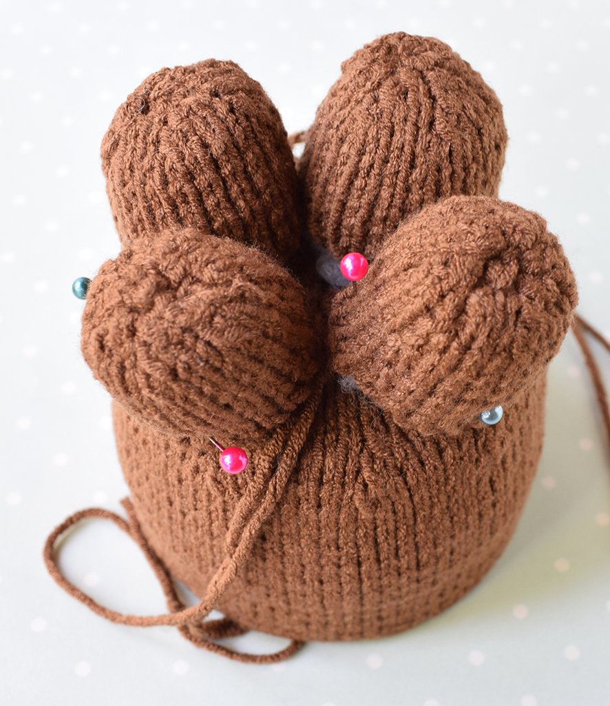 Blog content image for 'Cachepot « Dog ». 2 in 1: Crochet or knit'