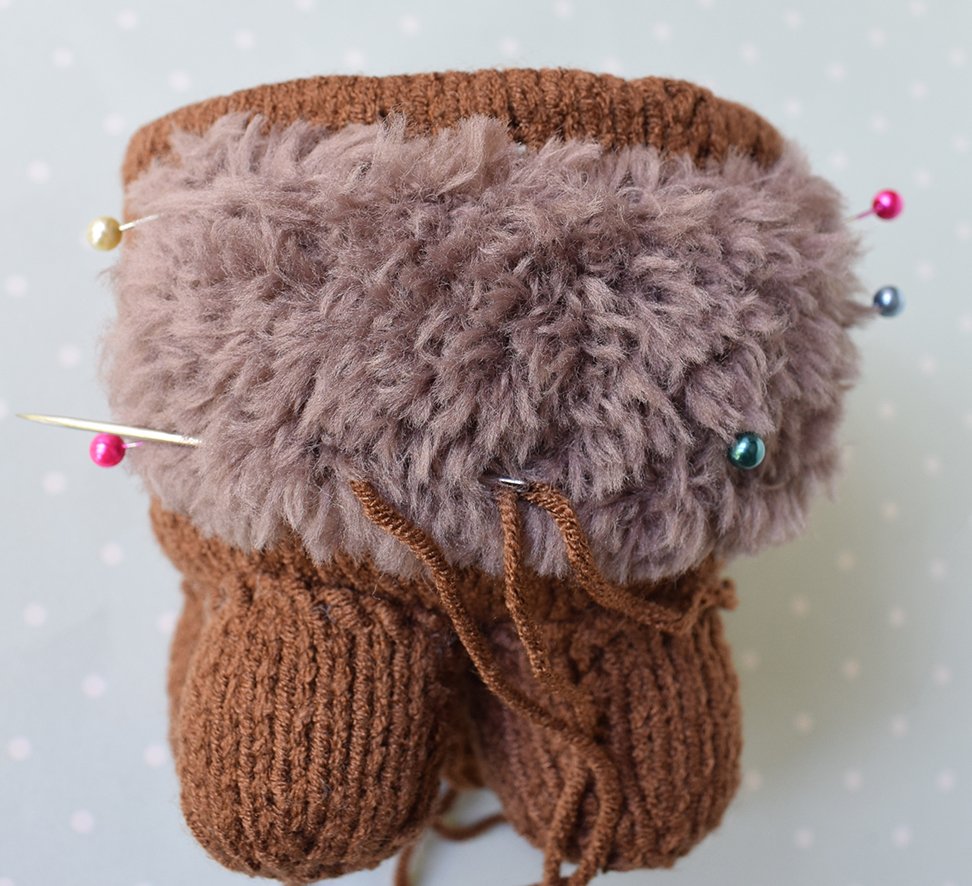 Blog content image for 'Cachepot « Dog ». 2 in 1: Crochet or knit'