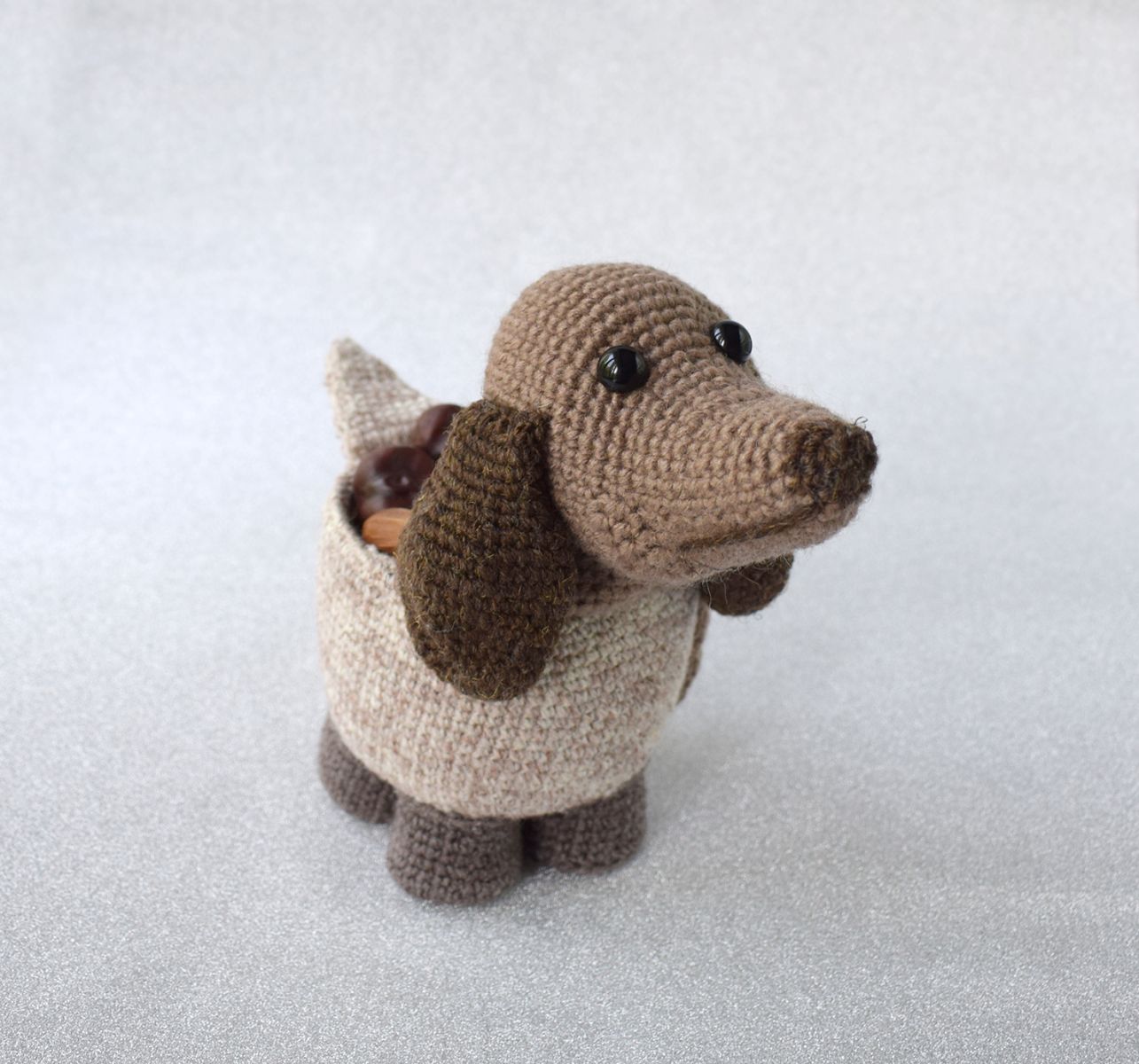 Blog-Inhaltsbild für 'Übertopf «Hund». 2 in 1: Häkeln oder Stricken'