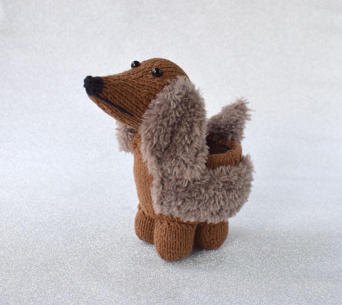 Blog content image for 'Cachepot « Dog ». 2 in 1: Crochet or knit'