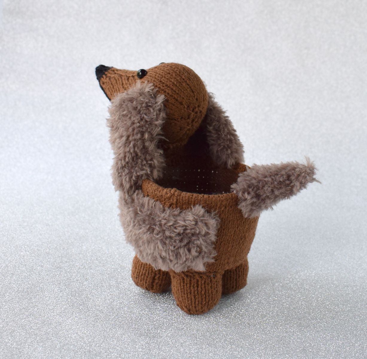 Blog content image for 'Cachepot « Dog ». 2 in 1: Crochet or knit'