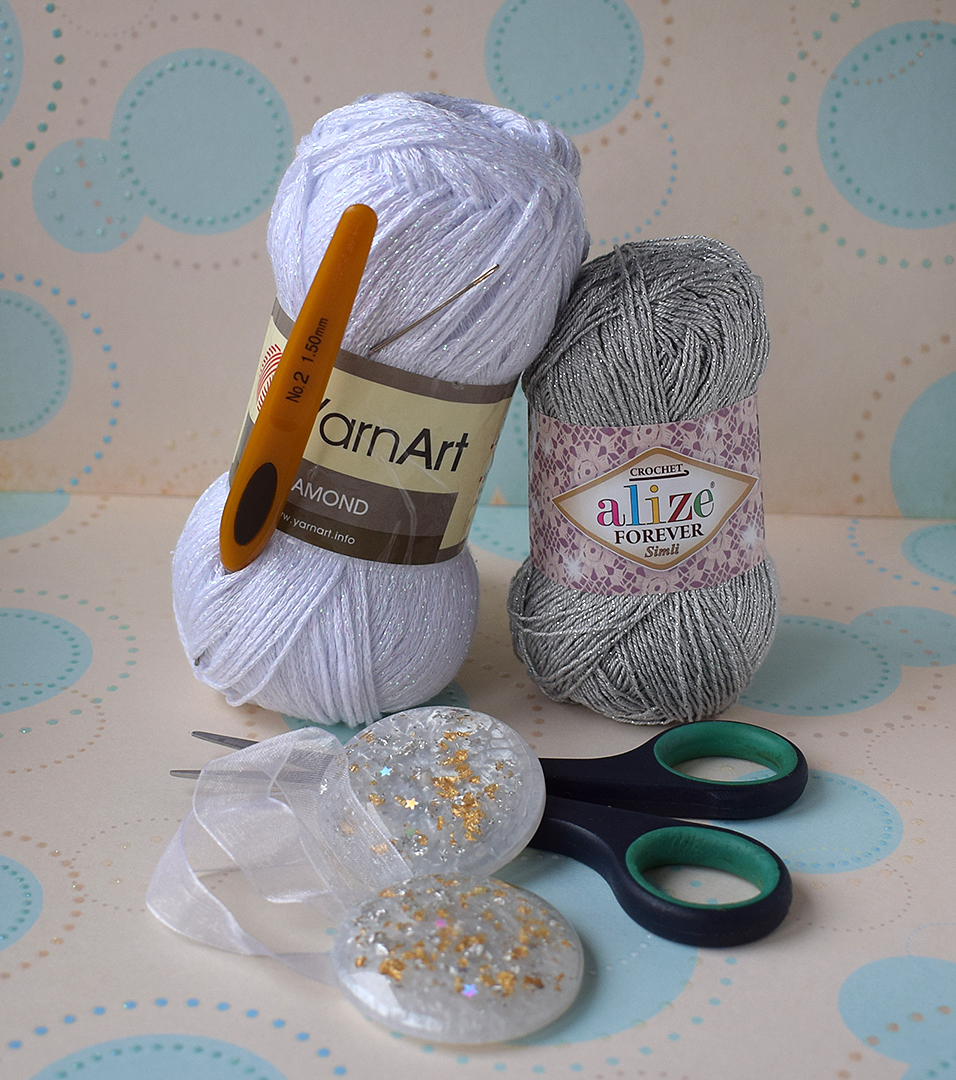 Blog-Inhaltsbild für '5 Schneeflocken für einen weihnachtlichen Gardinenhalter'