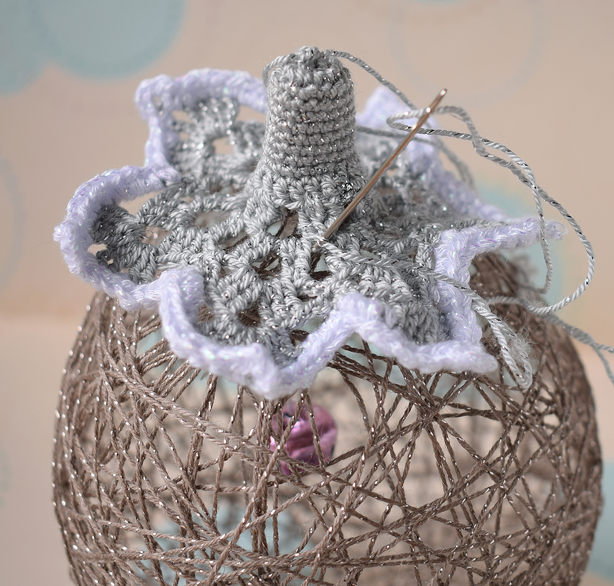 Blog-Inhaltsbild für 'Weihnachtskugel mit Glocke'