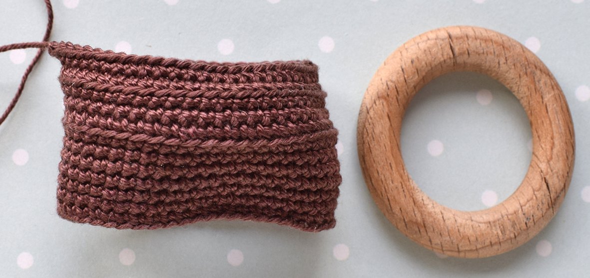 Blog content image for 'Napkin ring or egg holder «Little House»'