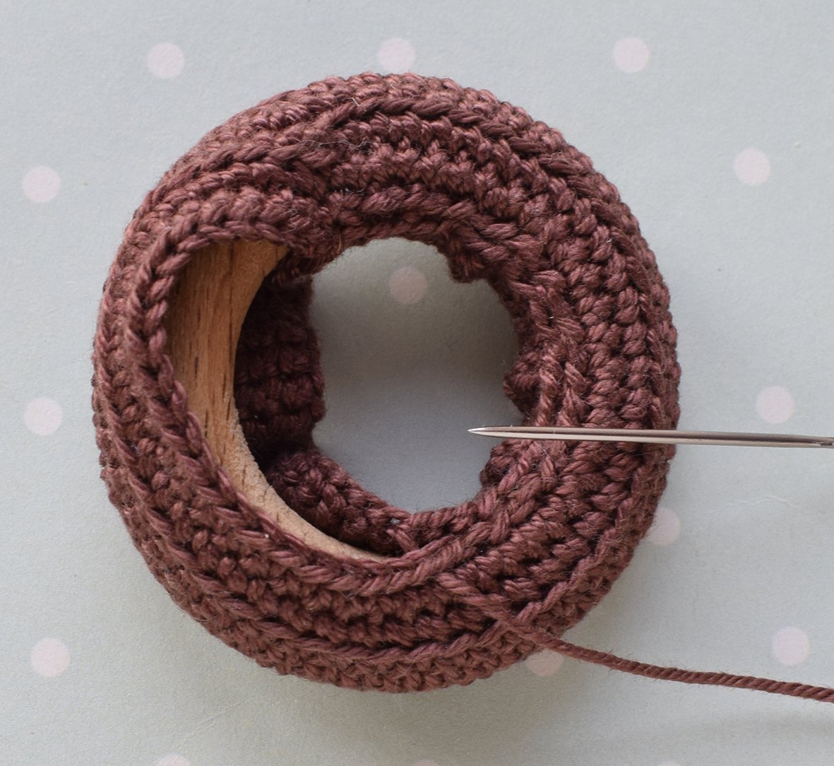 Blog content image for 'Napkin ring or egg holder «Little House»'