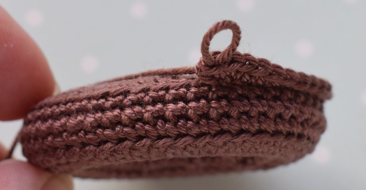 Blog content image for 'Napkin ring or egg holder «Little House»'