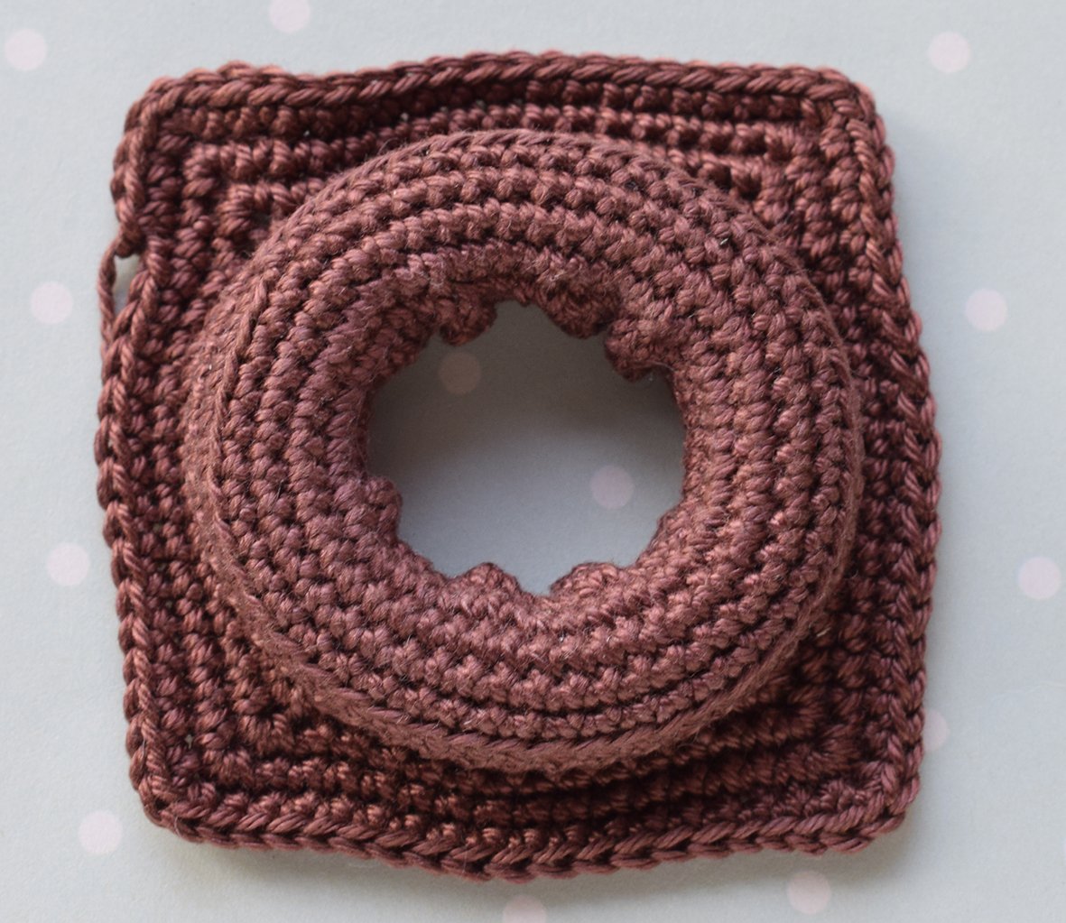 Blog-Inhaltsbild für 'Serviettenring oder Eierhalter "Häuschen"'