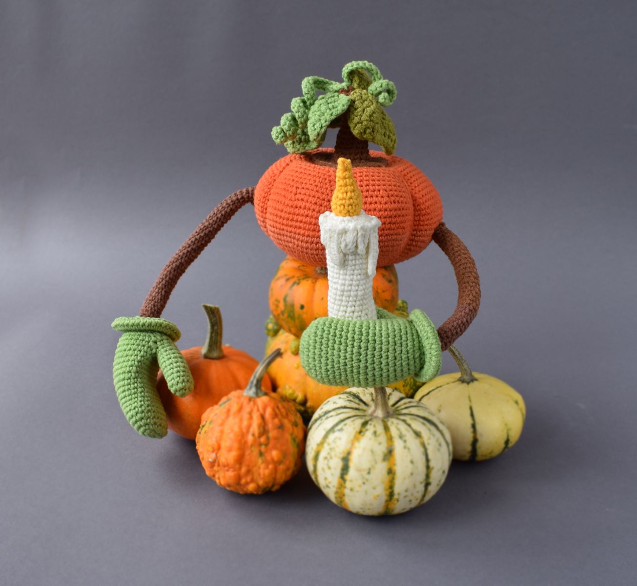 Blog content image for 'Phone stand «Pumpkin and Company»'