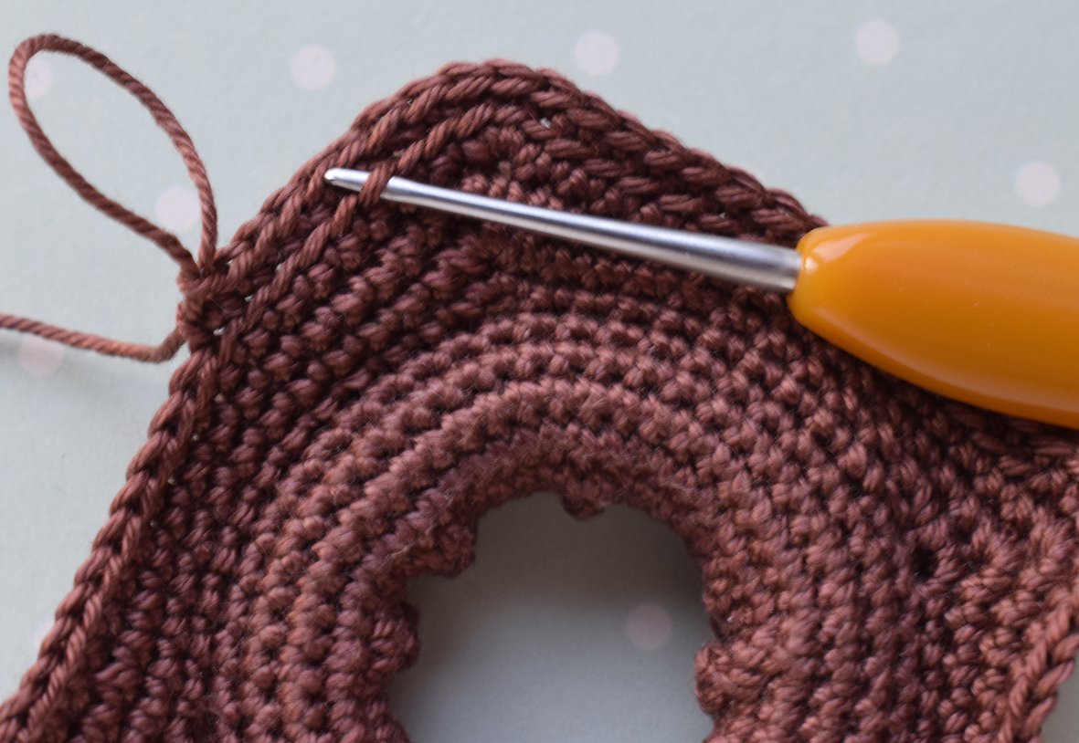 Blog content image for 'Napkin ring or egg holder «Little House»'