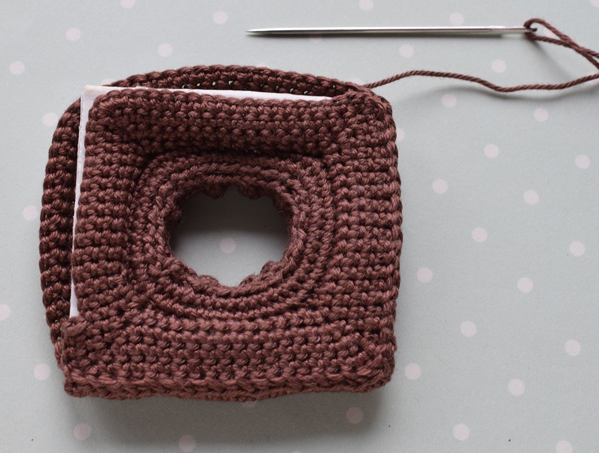 Blog content image for 'Napkin ring or egg holder «Little House»'