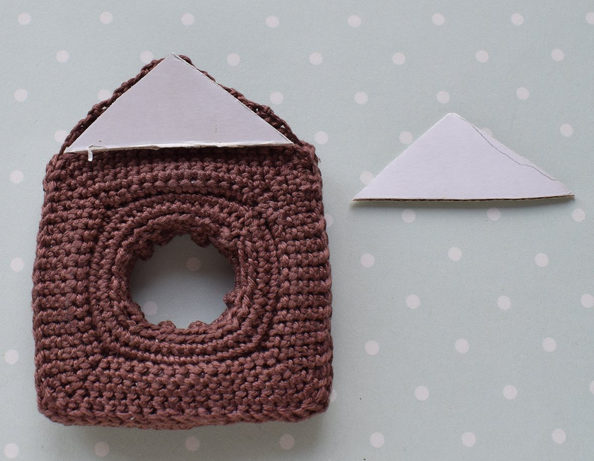 Blog content image for 'Napkin ring or egg holder «Little House»'