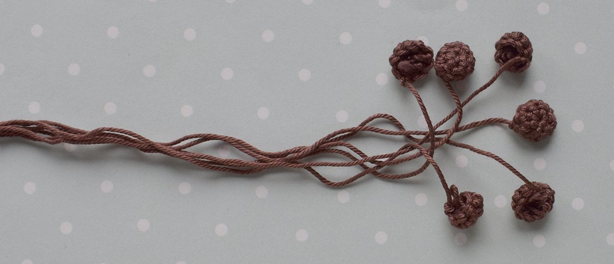 Blog content image for 'Napkin ring or egg holder «Little House»'