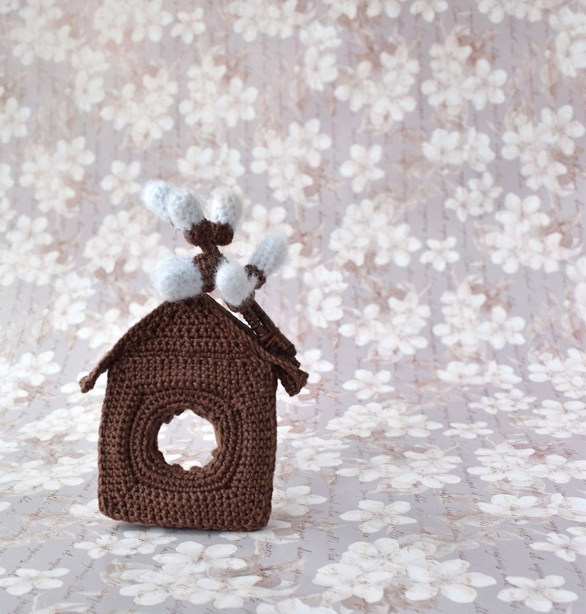 Blog content image for 'Napkin ring or egg holder «Little House»'