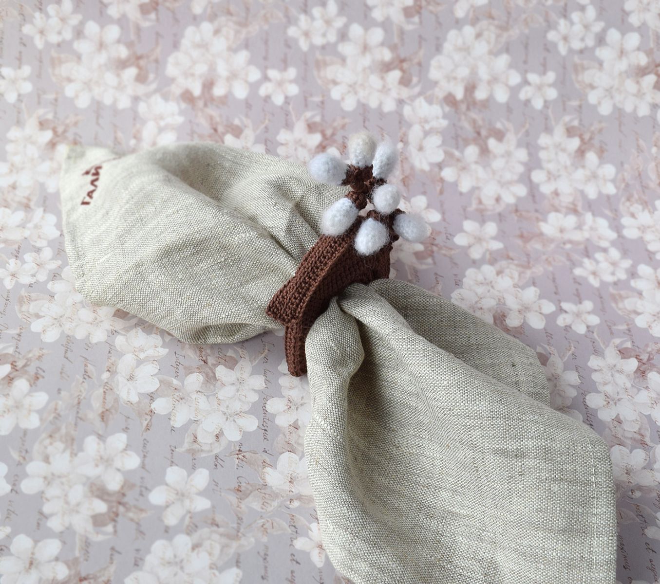 Blog content image for 'Napkin ring or egg holder «Little House»'