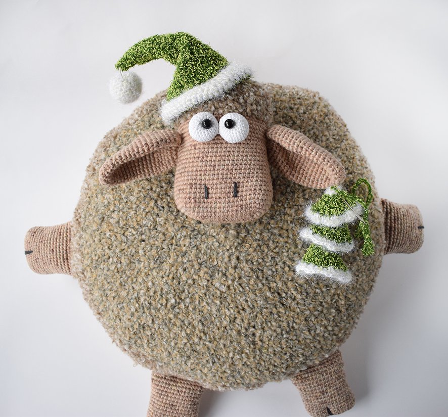 Blog content image for '“Sheep” cushion – my new cuddly friend!'