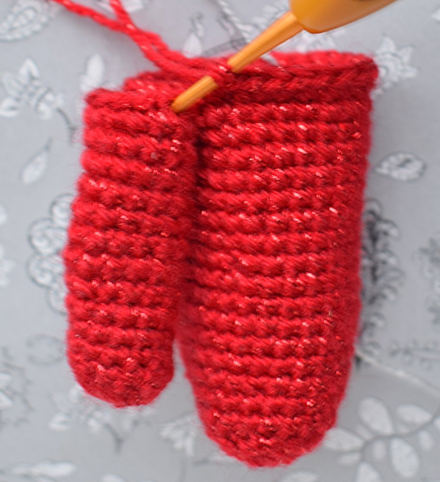 Blog content image for 'Phone stand «Santa's helper»'