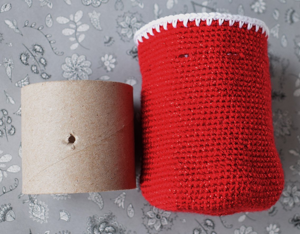 Blog content image for 'Phone stand «Santa's helper»'