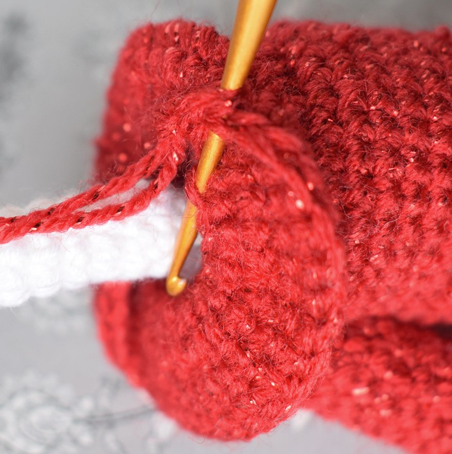 Blog content image for 'Phone stand «Santa's helper»'