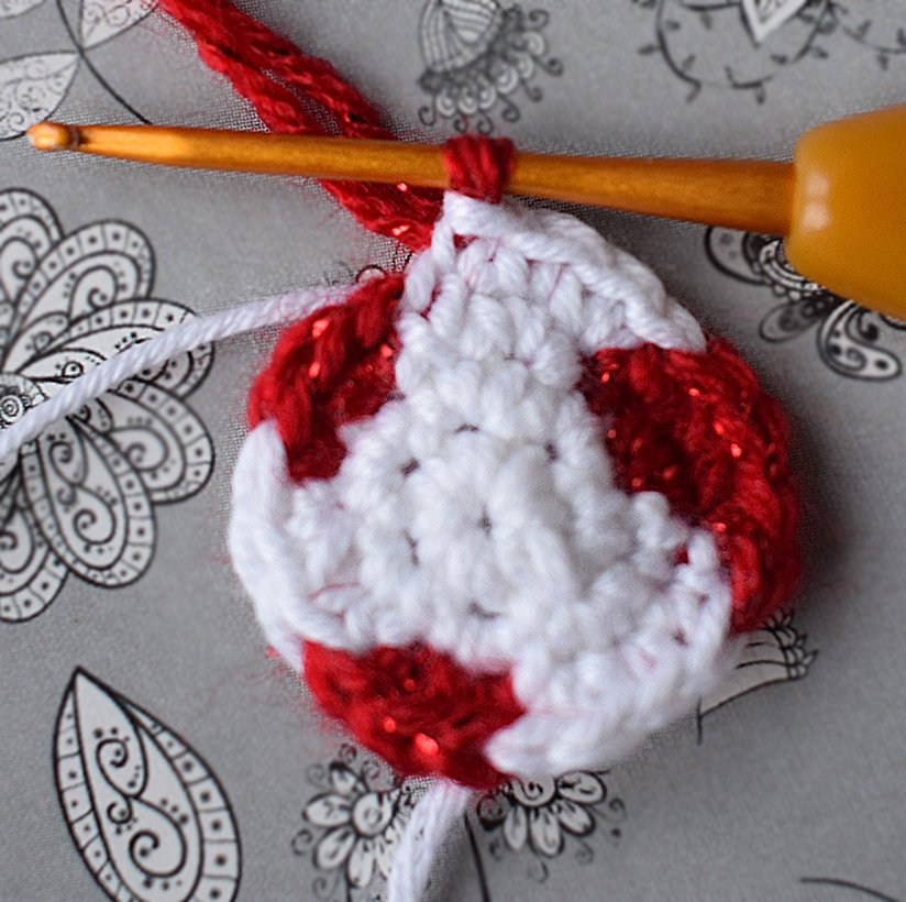 Blog content image for 'Phone stand «Santa's helper»'