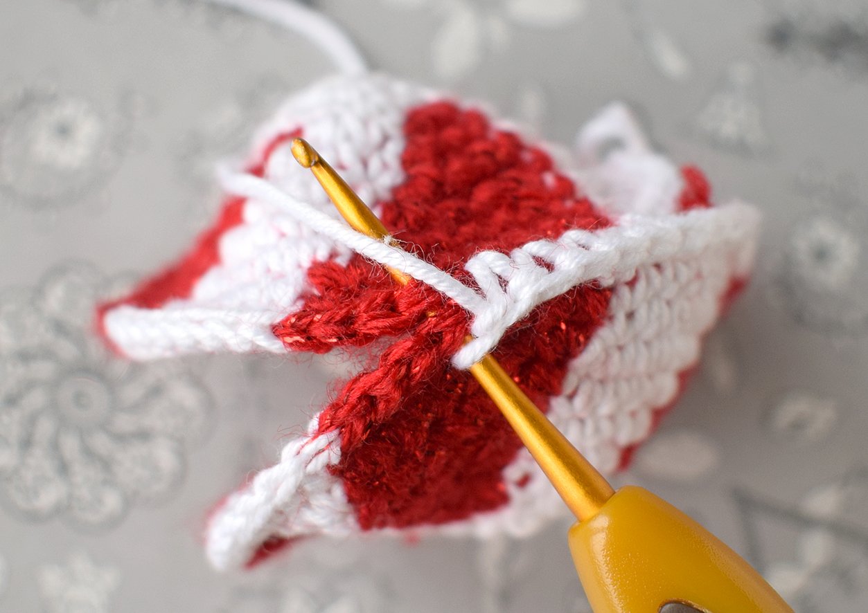 Blog content image for 'Phone stand «Santa's helper»'