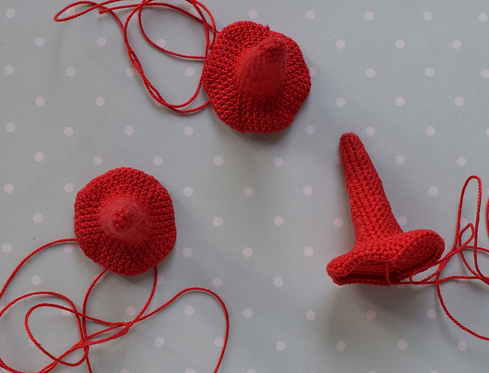 Blog-Inhaltsbild für '«Ein Feld von Fliegenpilzen » – Ringständer'